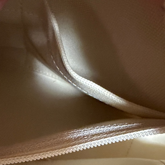 Kate Spade Artistic Cream and Red Tote - Picture 12 of 13